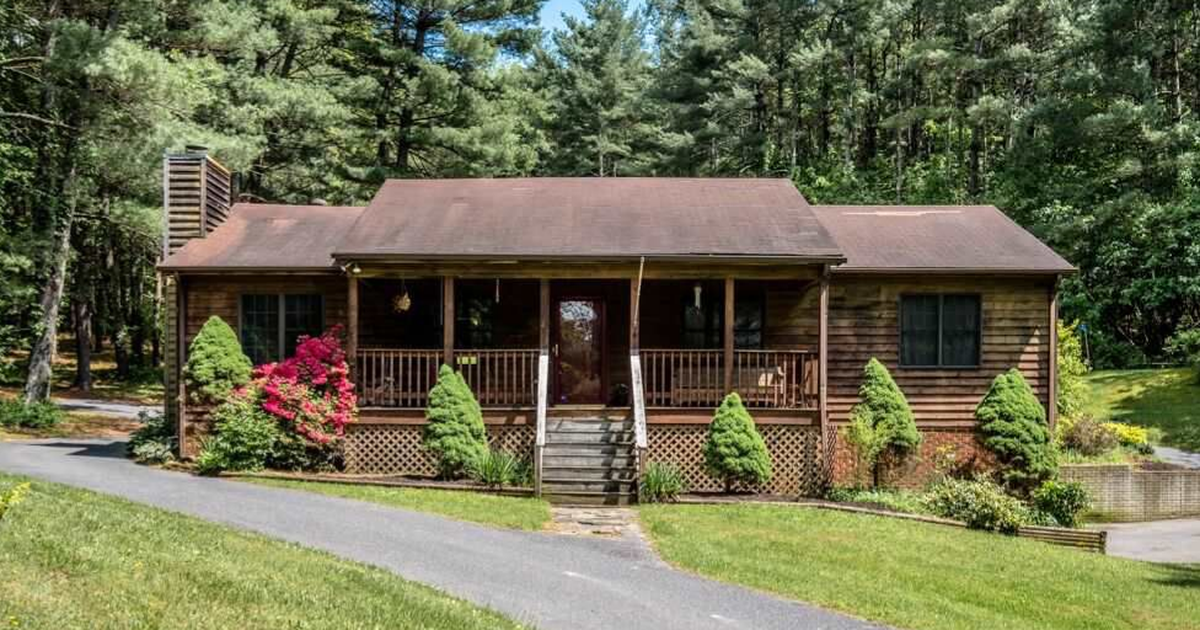 236 Middlebrook Rd, Staunton, VA 24401 ListReports