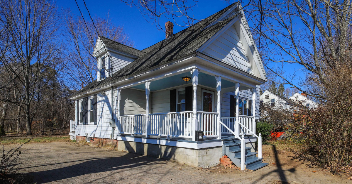 37 High Street, South Berwick, ME 03908 ListReports