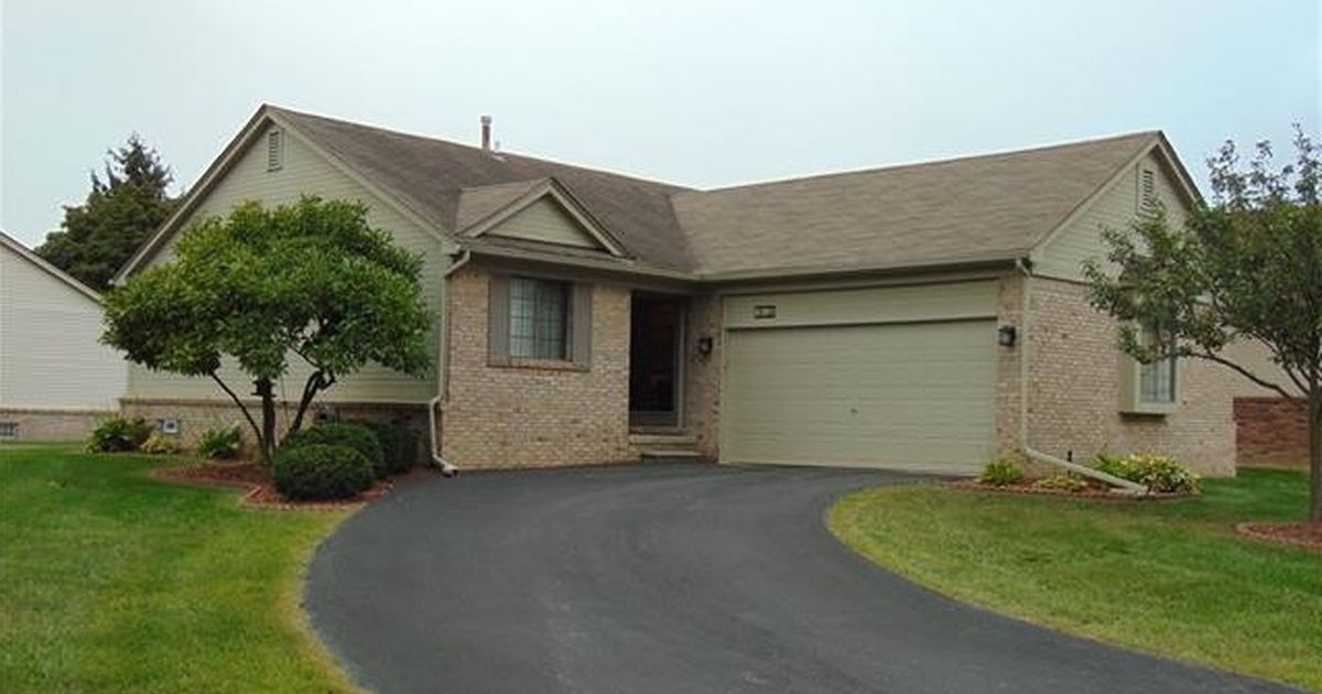 28655 Bayberry Ct E, Livonia, MI 48154 ListReports