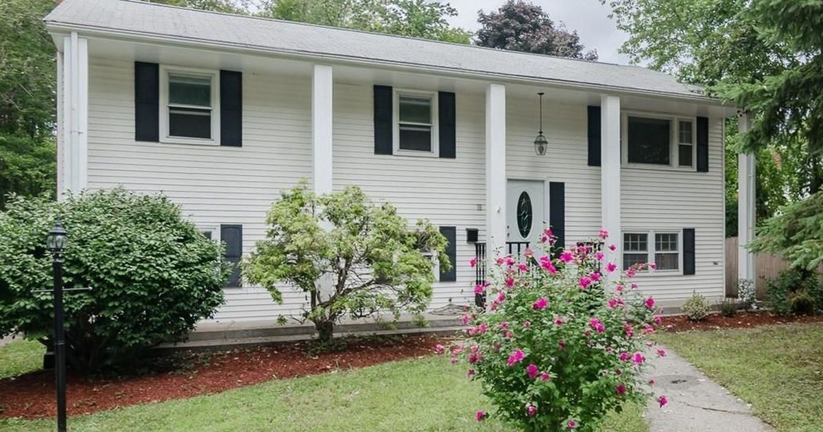 18 Old Pine St, Weymouth, MA, 02190 ListReports