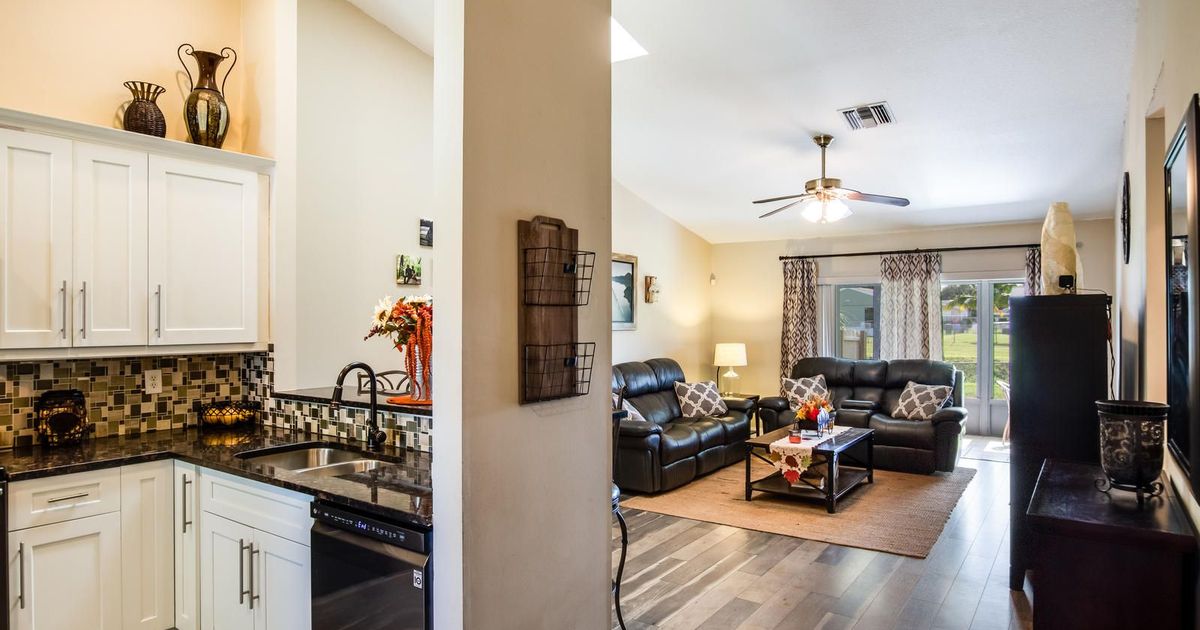 5036 Arbor Glen Circle, Lake Worth, FL 33463 ListReports